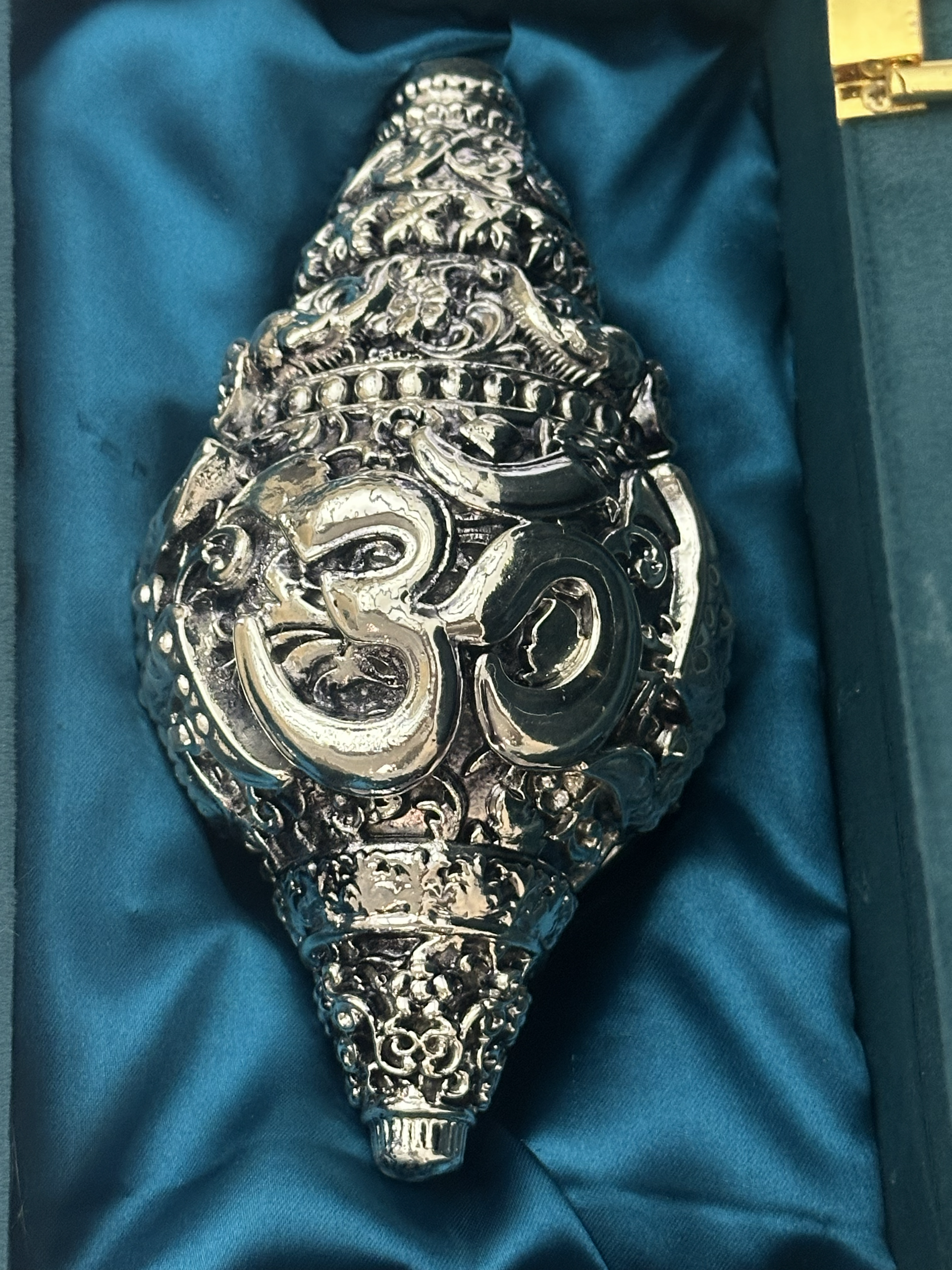 Pure Silver Om Shankh